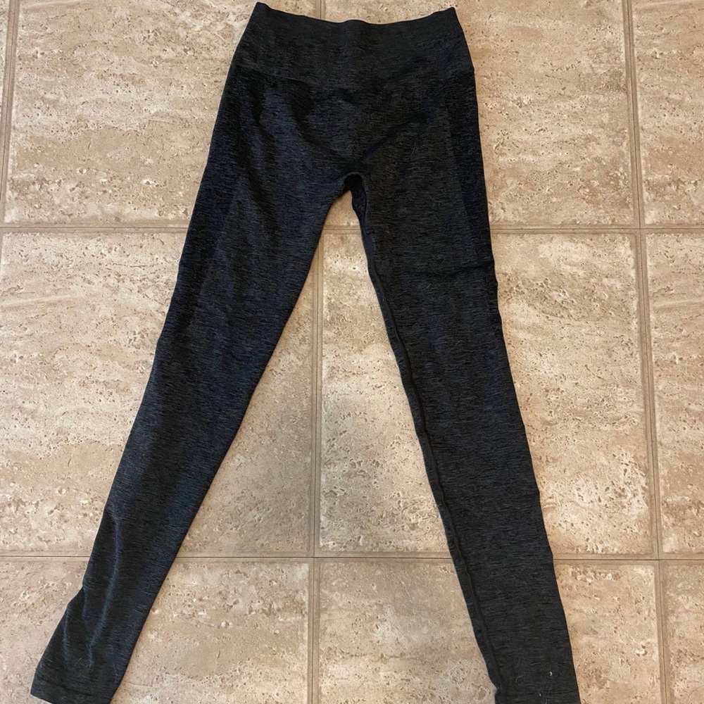 Alphalete Amplify in Powder Grey